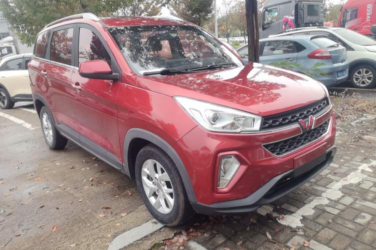 Used Wuling Hongguang S3 2018 1.5L Manual Luxury Model China V Standard Front Right 45 Deg