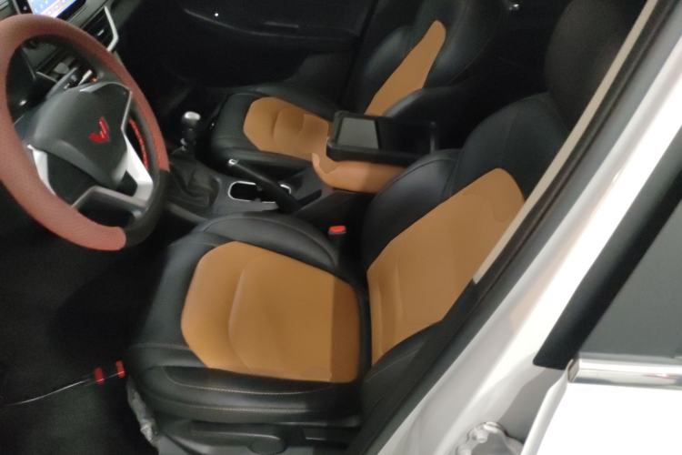 Used Wuling Hongguang S3 2019 1.5L Manual Comfort Model China VI Standard Left Front Seat