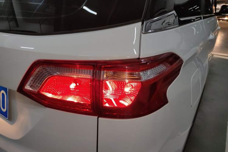 Used Wuling Hongguang S3 2019 1.5L Manual Comfort Model China VI Standard Right Rear Taillight