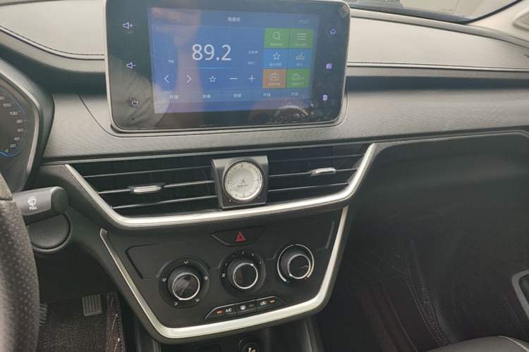 Used Wuling Hongguang S3 2018 1.5L Manual Comfort Model China V Standard Audio And AC Panel