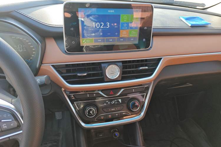 Used Wuling Hongguang S3 2018 1.5L Manual Luxury Model China V Standard Audio And AC Panel