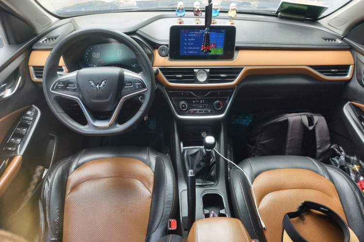 Used Wuling Hongguang S3 2018 1.5T Manual Luxury Model China V Standard Center Console