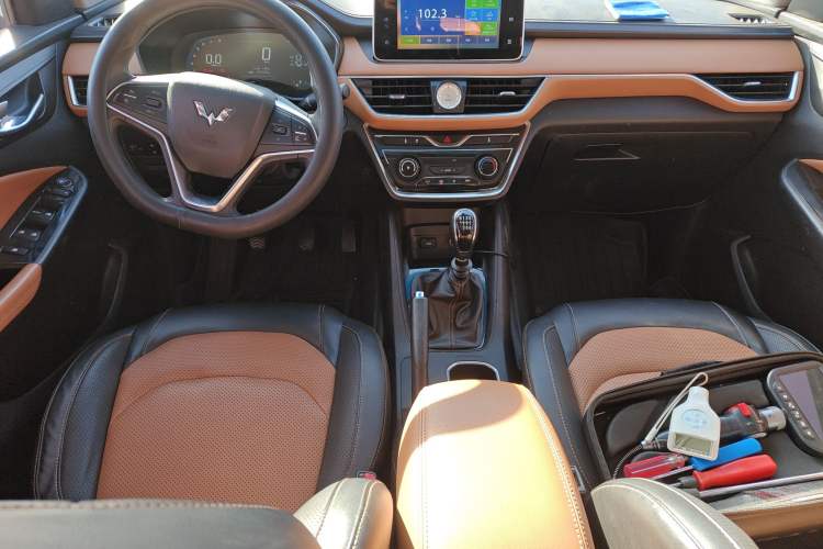 Used Wuling Hongguang S3 2018 1.5L Manual Luxury Model China V Standard Center Console