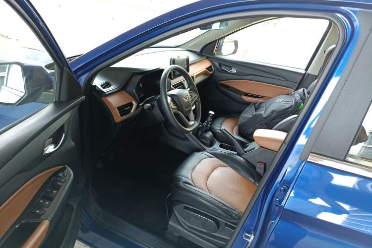 Used Wuling Hongguang S3 2018 1.5T Manual Luxury Model China V Standard Driver Seat