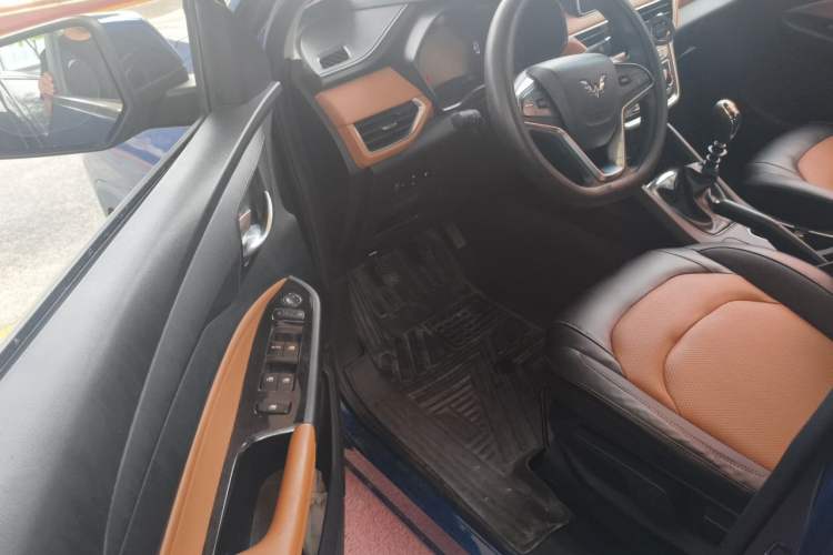 Used Wuling Hongguang S3 2018 1.5L Manual Luxury Model China V Standard Driver Seat