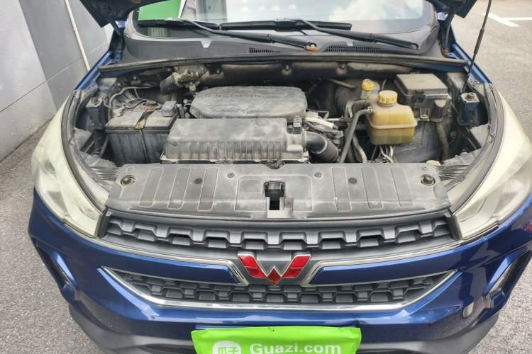 Used Wuling Hongguang S3 2018 1.5T Manual Luxury Model China V Standard Engine Bay
