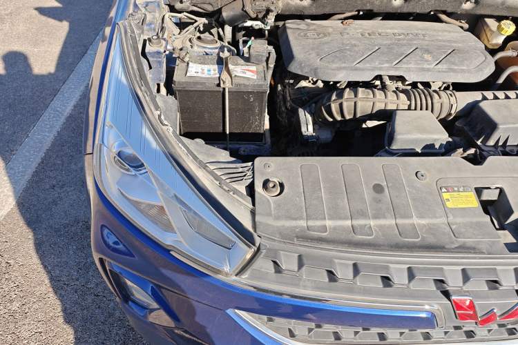 Used Wuling Hongguang S3 2018 1.5L Manual Luxury Model China V Standard Engine Bay Right