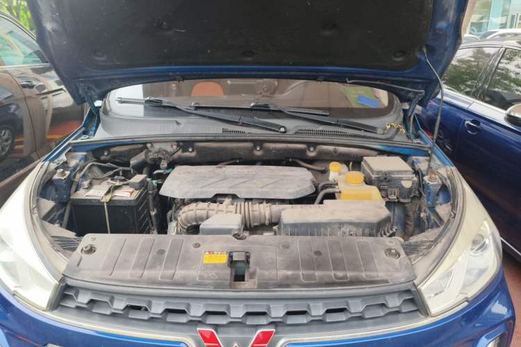 Used Wuling Hongguang S3 2018 1.5L Manual Luxury Model China V Standard Engine Bay