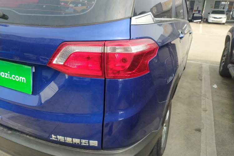 Used Wuling Hongguang S3 2018 1.5L Manual Luxury Model China V Standard Exterior 3