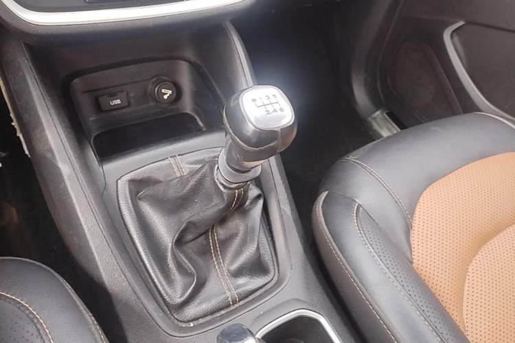 Used Wuling Hongguang S3 2018 1.5L Manual Comfort Model China V Standard Gear Lever