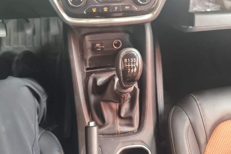 Used Wuling Hongguang S3 2018 1.5L Manual Luxury Model China V Standard Gear Lever
