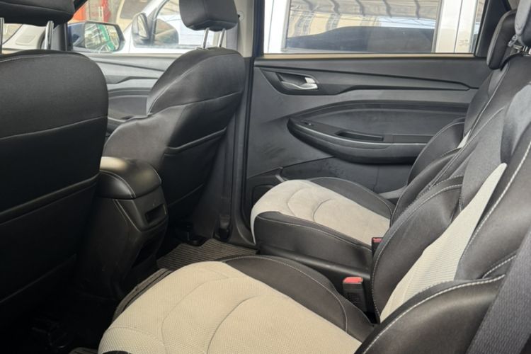 Used Wuling Hongguang S3 2018 1.5L Manual Standard Version China V Standard Interior 3