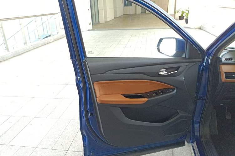 Used Wuling Hongguang S3 2018 1.5T Manual Luxury Model China V Standard Left Front Door Interior