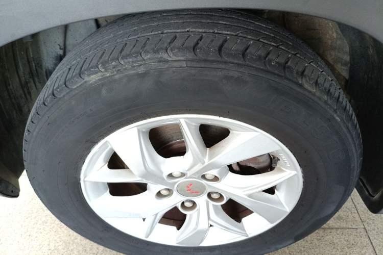 Used Wuling Hongguang S3 2018 1.5T Manual Luxury Model China V Standard Left Front Wheel Hub
