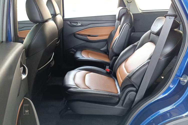 Used Wuling Hongguang S3 2018 1.5T Manual Luxury Model China V Standard Left Rear Seat