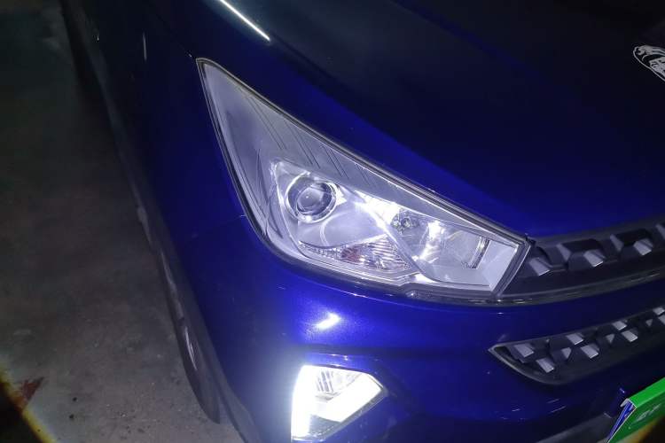 Used Wuling Hongguang S3 2018 1.5T Manual Luxury Model China V Standard Right Front Headlight