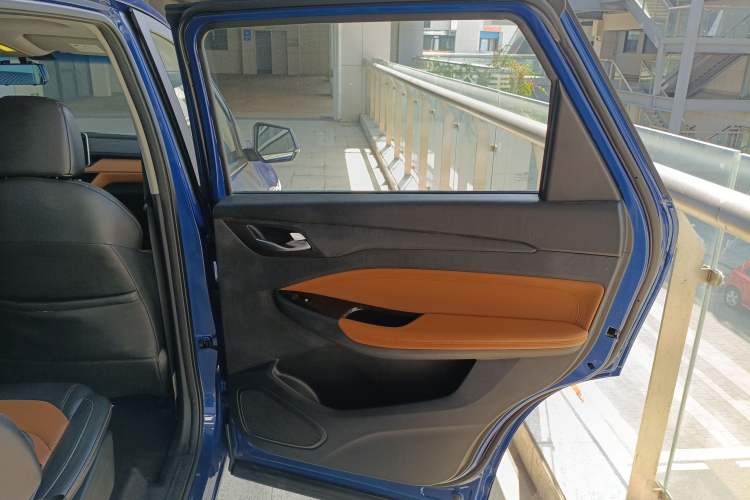 Used Wuling Hongguang S3 2018 1.5T Manual Luxury Model China V Standard Right Rear Door Interior