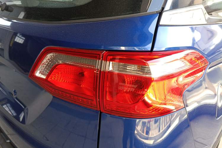 Used Wuling Hongguang S3 2018 1.5T Manual Luxury Model China V Standard Right Rear Taillight