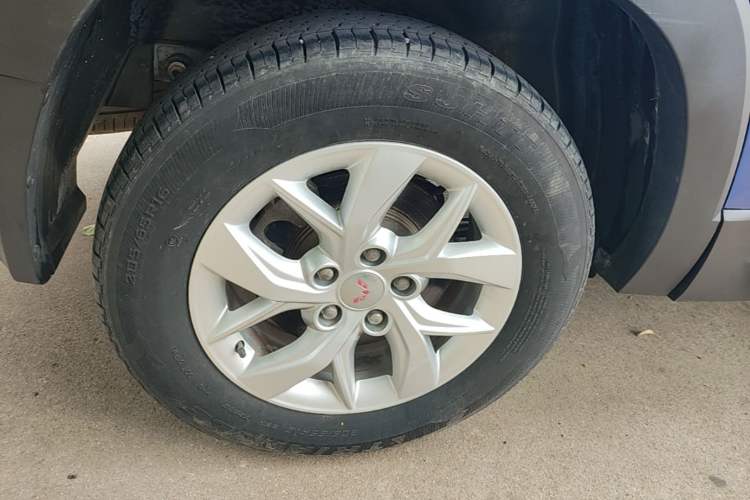 Used Wuling Hongguang S3 2018 1.5L Manual Comfort Model China V Standard Right Rear Wheel Hub