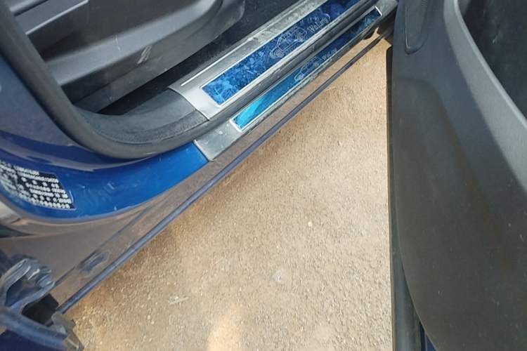 Used Wuling Hongguang S3 2018 1.5L Manual Comfort Model China V Standard Right Side Sill