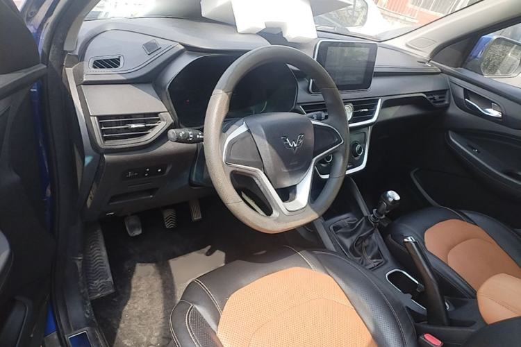 Used Wuling Hongguang S3 2018 1.5L Manual Comfort Model China V Standard Steering Wheel