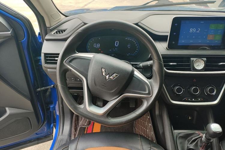 Used Wuling Hongguang S3 2018 1.5L Manual Comfort Model China V Standard Steering Wheel
