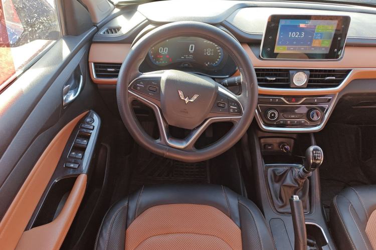 Used Wuling Hongguang S3 2018 1.5L Manual Luxury Model China V Standard Steering Wheel