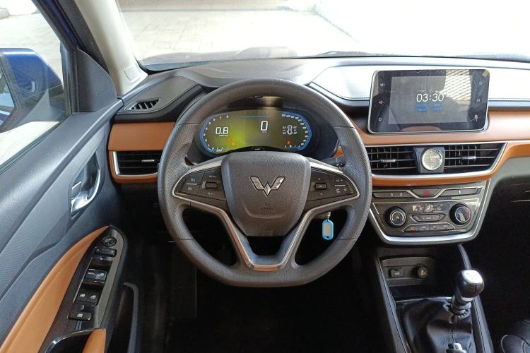 Used Wuling Hongguang S3 2018 1.5T Manual Luxury Model China V Standard Steering Wheel