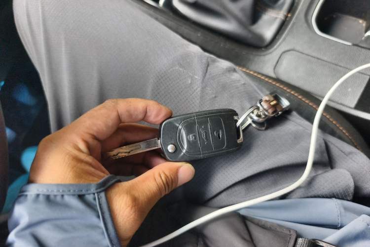 Used Wuling Hongguang S3 2018 1.5T Manual Luxury Model China V Standard Vehicle Key