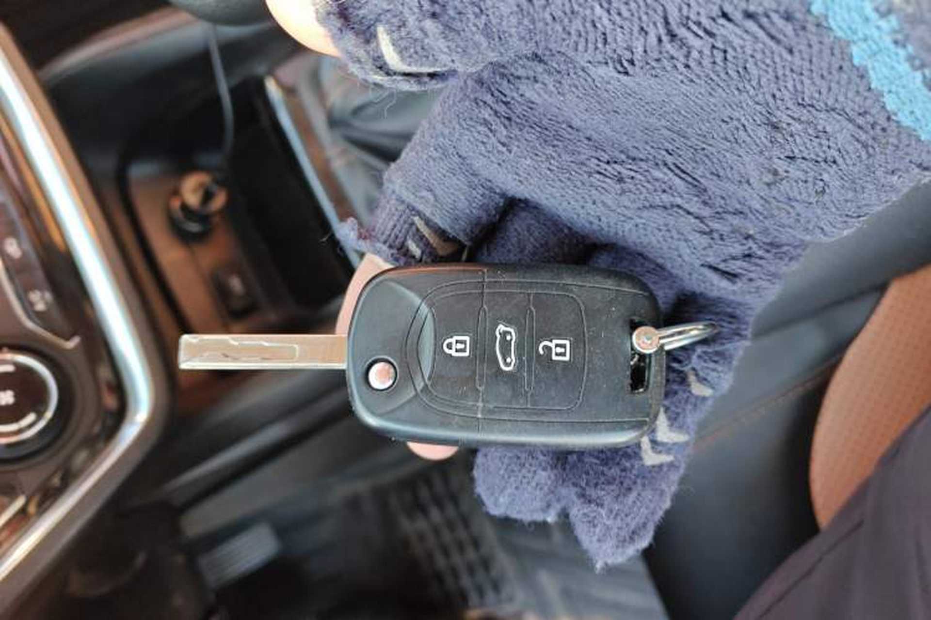 Used Wuling Hongguang S3 2018 1.5L Manual Luxury Model China V Standard Vehicle Key