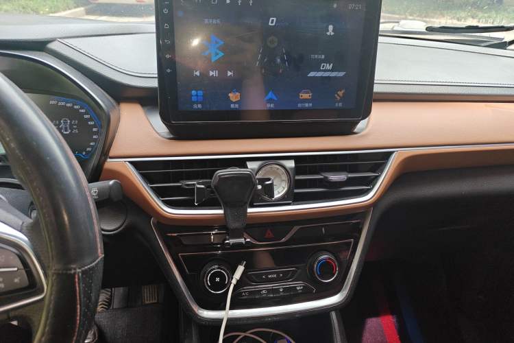 Used Wuling Hongguang S3 2018 1.5L Manual Luxury Model China V Standard Audio And AC Panel