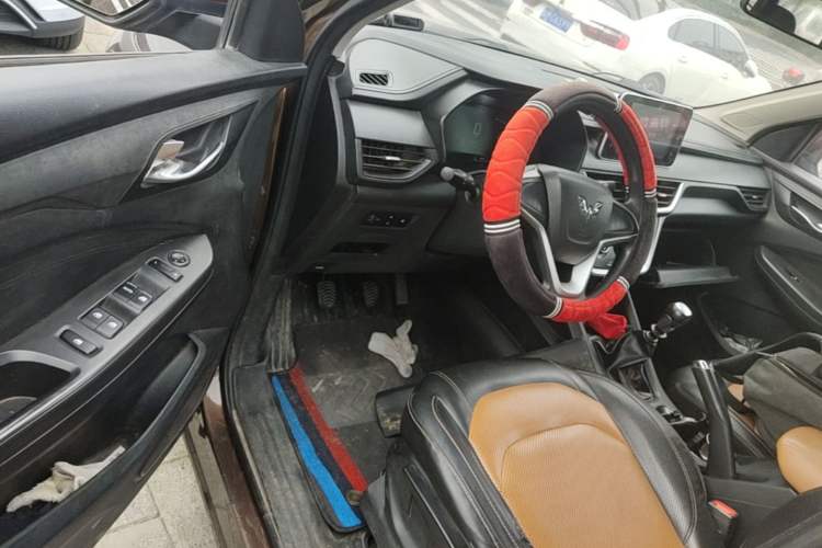 Used Wuling Hongguang S3 2018 1.5L Manual Comfort Model China V Standard Driver Seat