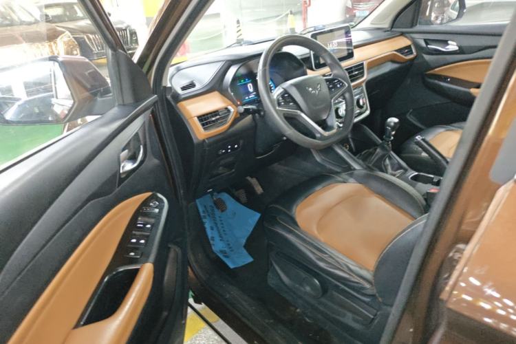 Used Wuling Hongguang S3 2018 1.5L Manual Luxury Model China V Standard Driver Seat