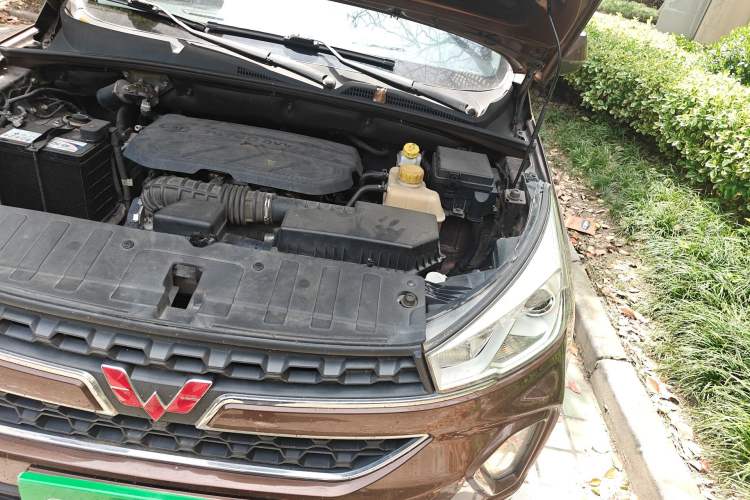 Used Wuling Hongguang S3 2018 1.5L Manual Luxury Model China V Standard Engine Bay Left