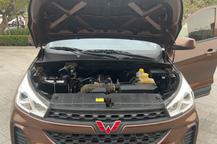 Used Wuling Hongguang S3 2018 1.5L Manual Standard Version China V Standard Engine Bay