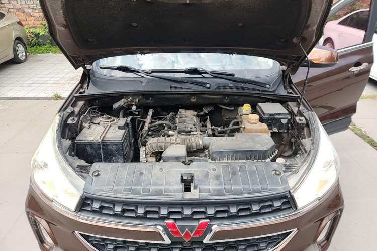 Used Wuling Hongguang S3 2018 1.5L Manual Luxury Model China V Standard Engine Bay