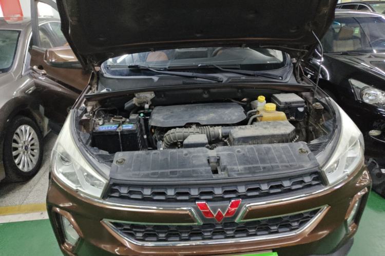 Used Wuling Hongguang S3 2018 1.5L Manual Luxury Model China V Standard Engine Bay
