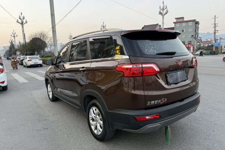 Used Wuling Hongguang S3 2018 1.5L Manual Luxury Model China V Standard Exterior 3