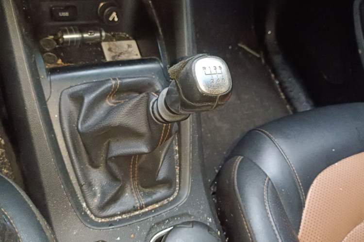 Used Wuling Hongguang S3 2018 1.5T Manual Comfort Model China V Standard Gear Lever