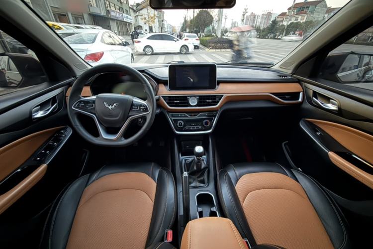 Used Wuling Hongguang S3 2018 1.5L Manual Luxury Model China V Standard Interior 1