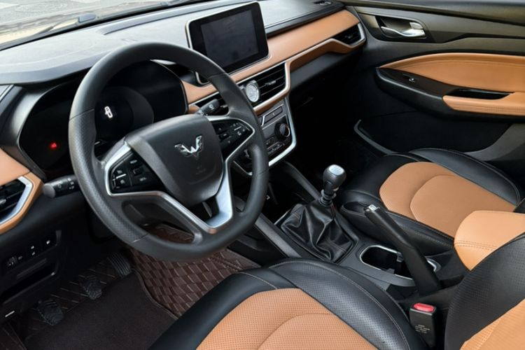 Used Wuling Hongguang S3 2018 1.5L Manual Luxury Model China V Standard Interior 2