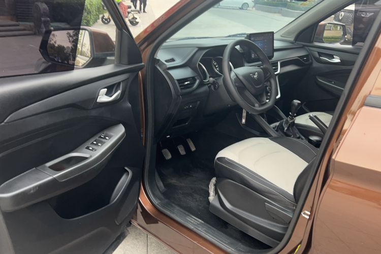 Used Wuling Hongguang S3 2018 1.5L Manual Standard Version China V Standard Interior 2
