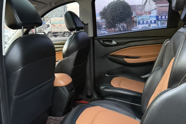 Used Wuling Hongguang S3 2018 1.5L Manual Luxury Model China V Standard Interior 3