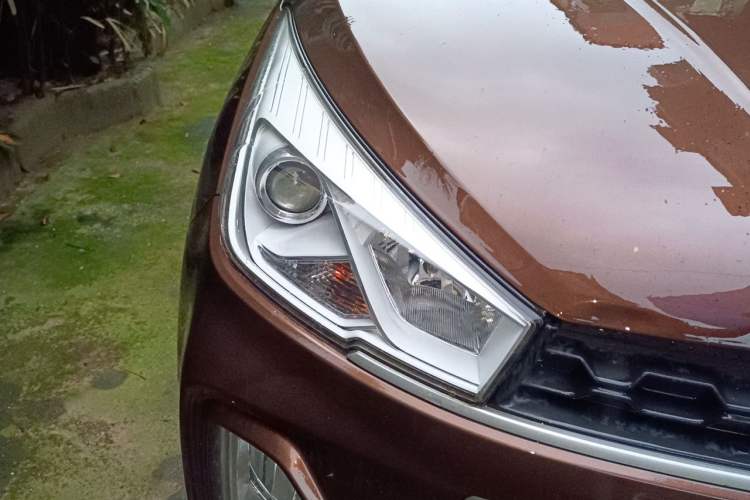 Used Wuling Hongguang S3 2018 1.5T Manual Comfort Model China V Standard Right Front Headlight