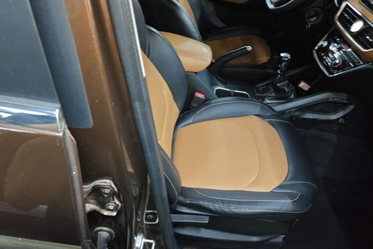Used Wuling Hongguang S3 2018 1.5L Manual Luxury Model China V Standard Right Front Seat