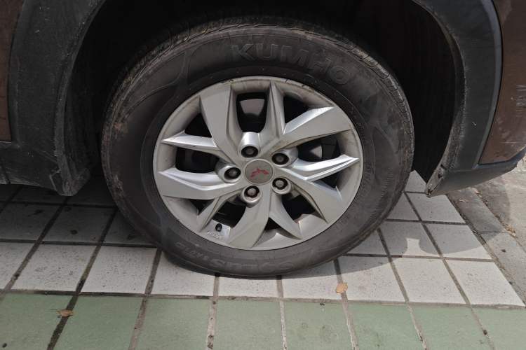 Used Wuling Hongguang S3 2018 1.5L Manual Luxury Model China V Standard Right Front Wheel Hub