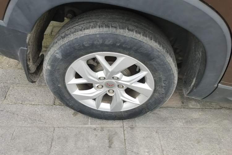 Used Wuling Hongguang S3 2018 1.5L Manual Comfort Model China V Standard Right Rear Wheel Hub
