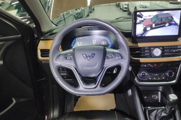 Used Wuling Hongguang S3 2018 1.5T Manual Luxury Model China V Standard Steering Wheel