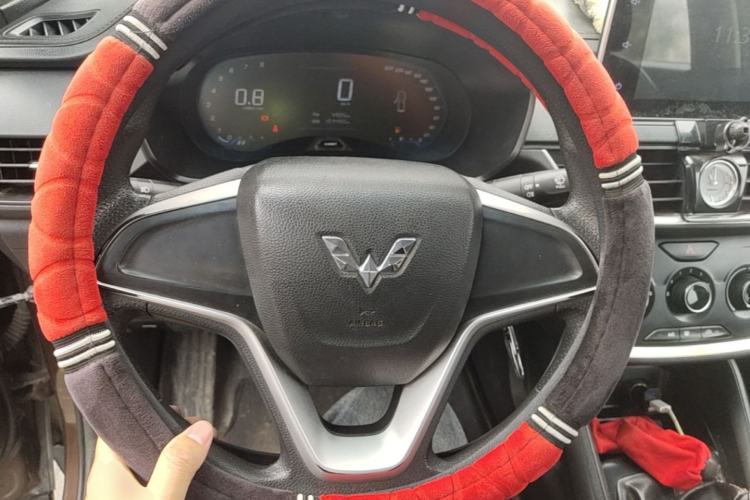 Used Wuling Hongguang S3 2018 1.5L Manual Comfort Model China V Standard Steering Wheel