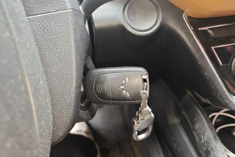 Used Wuling Hongguang S3 2018 1.5L Manual Luxury Model China V Standard Vehicle Key